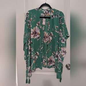 Maurices Floral Green Women's Kimono